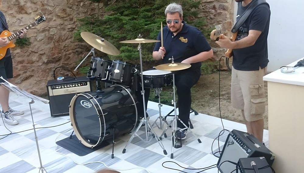 We never stop to rock around the clock!