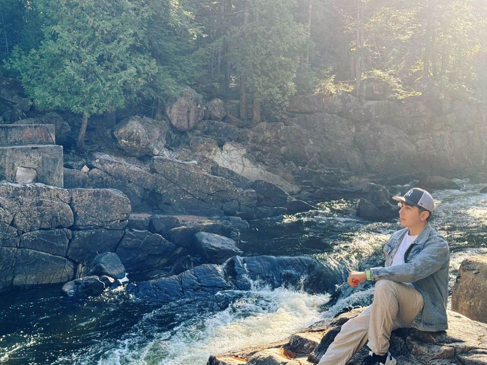 When I travel, I like to see nature more than human-built stuff or art… And of course eating good food. Place in the picture is called Rawdon Falls.