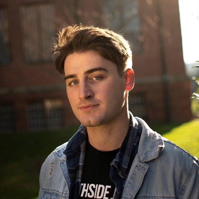 headshot casual (3).jpg