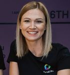 Karolina_linda_headshot1.jpg
